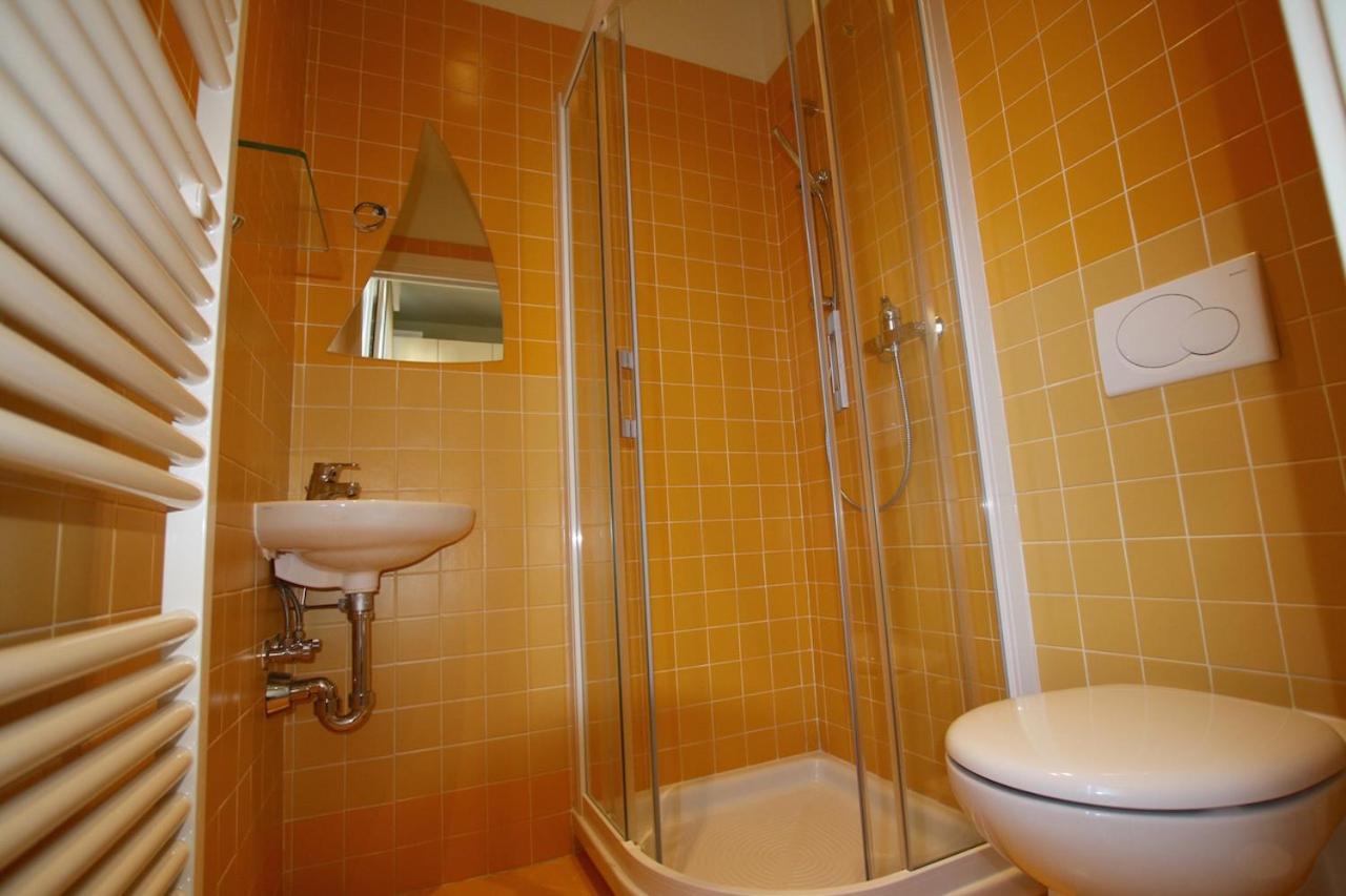 New Moon Apartment Tremezzo Bagian luar foto