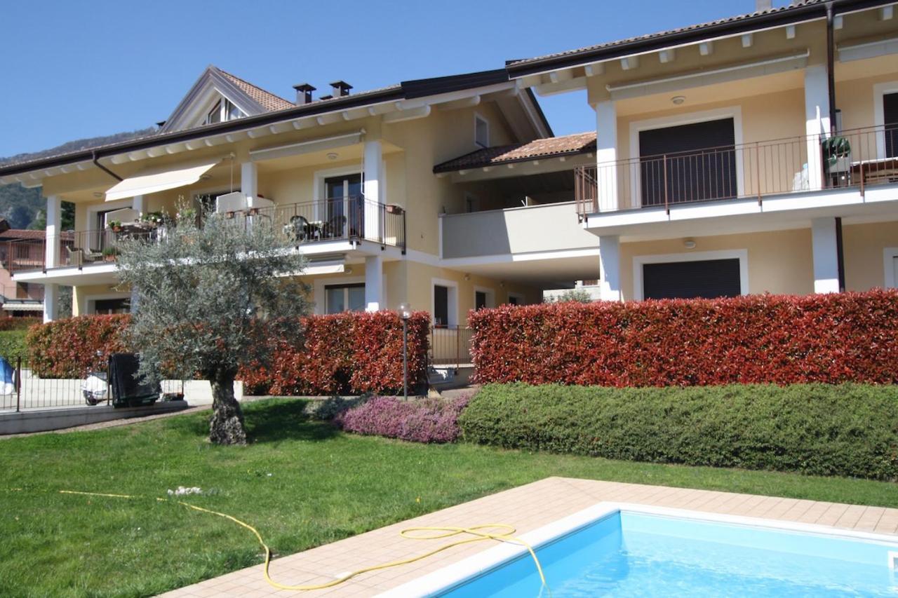 New Moon Apartment Tremezzo Bagian luar foto